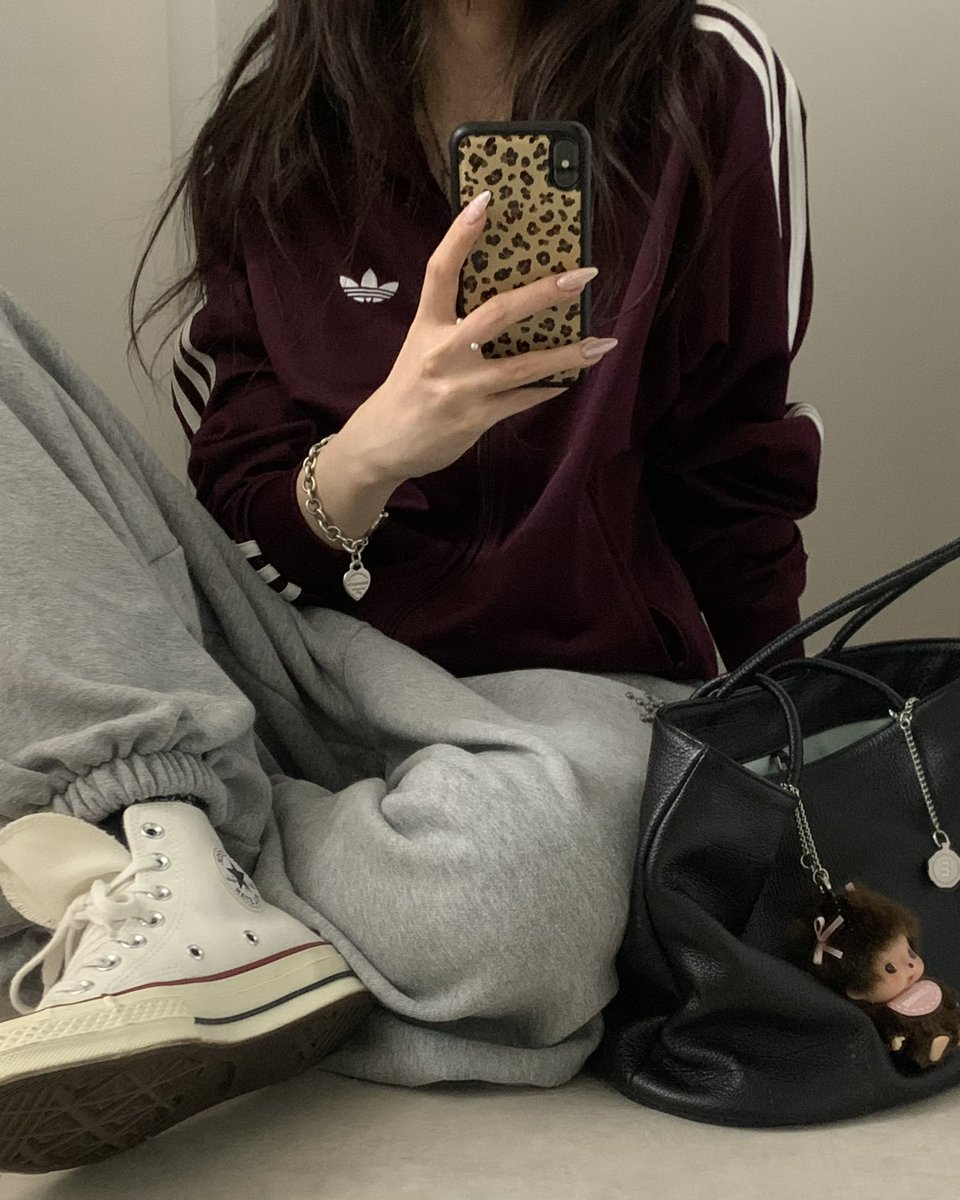 aupresol's tweet photo. 아디다스 신상 예쁜 거 많더라♡ https://t.co/XkYUKWe5KH