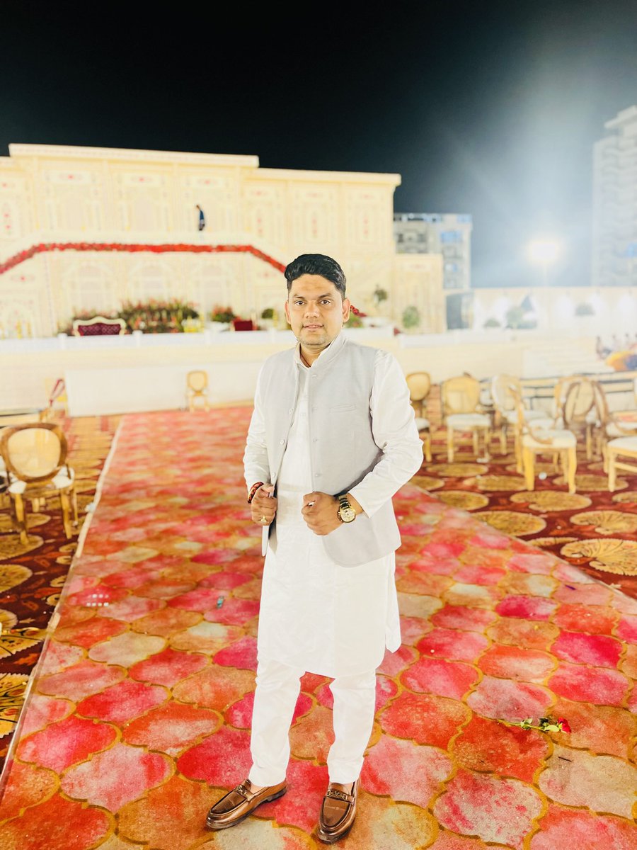 rc070707's tweet photo. साहिल के सुकून से किसे इन्कार है लेकिन,
तूफान से लङने में मज़ा ही कुछ और है .. https://t.co/LvQAGcEU3y
