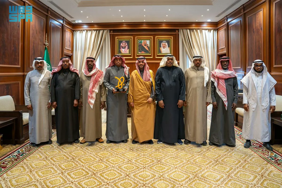 SPAregions's tweet photo. نائب أمير منطقة حائل يستقبل قائد نادي فدك بمحافظة الحائط.
https://t.co/Vdgouhu8Qf
#واس https://t.co/R11KRXxlPv