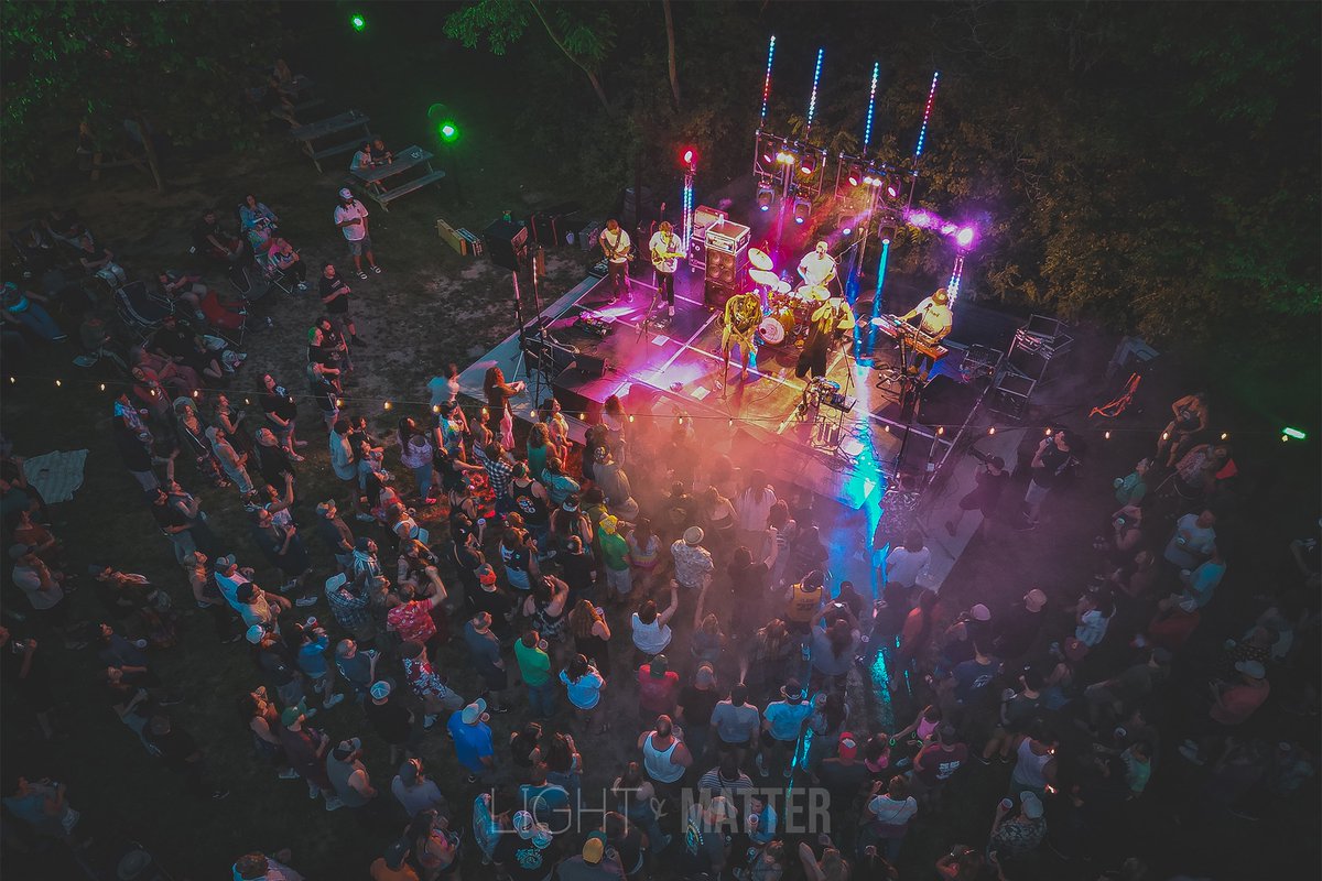 SkudaProduction's tweet photo. TBT to lighting up The Quasi Kings at DankHouse Brewing Company! Take me back to warmer weather please!
📷 Light &amp; Matter Studio https://t.co/1ElAJaodqs
