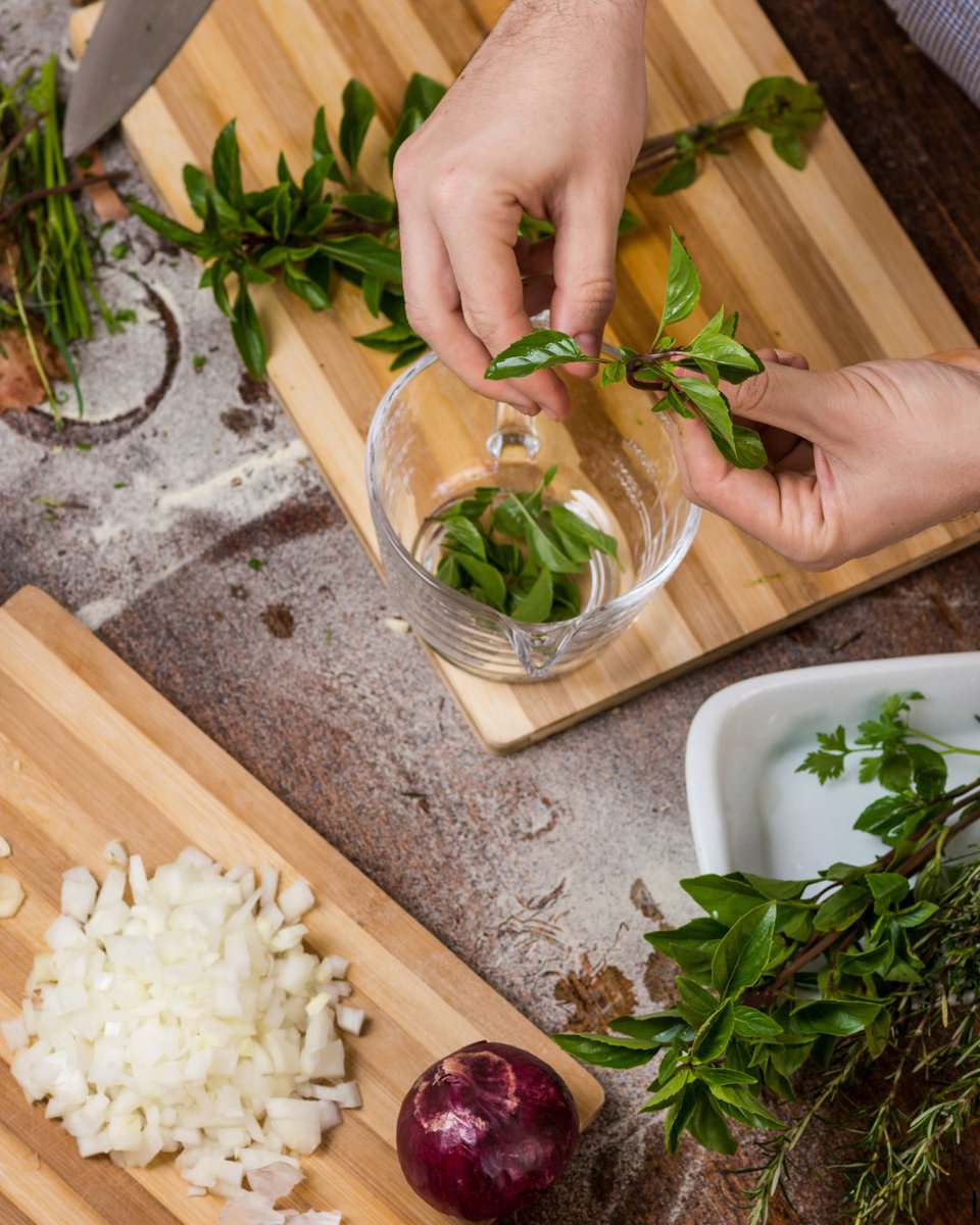 Goldstarjobs's tweet image. Job of the Week 🔪
Relief Chef
📌 Oxfordshire
£14–£20ph (PAYE)

Flexible chef work with weekly pay and shifts that fit your lifestyle.

Send your CV or call 01993 225 075 to find roles near you.

📧 oxford@goldstarrecruit.co.uk

#ReliefChef #hospitalityjobs #Oxfordshire