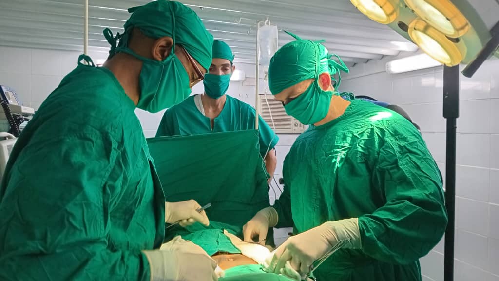 🇨🇺 Resulta imposible recoger en fríos números el dolor que puede significar para un paciente y su familia aplazar un tratamiento, o no poder contar en ocasiones con la solución más apropiada a su padecimiento.
Detrás de las cifras hay vidas en riesgo...
#CubaEstáFirme