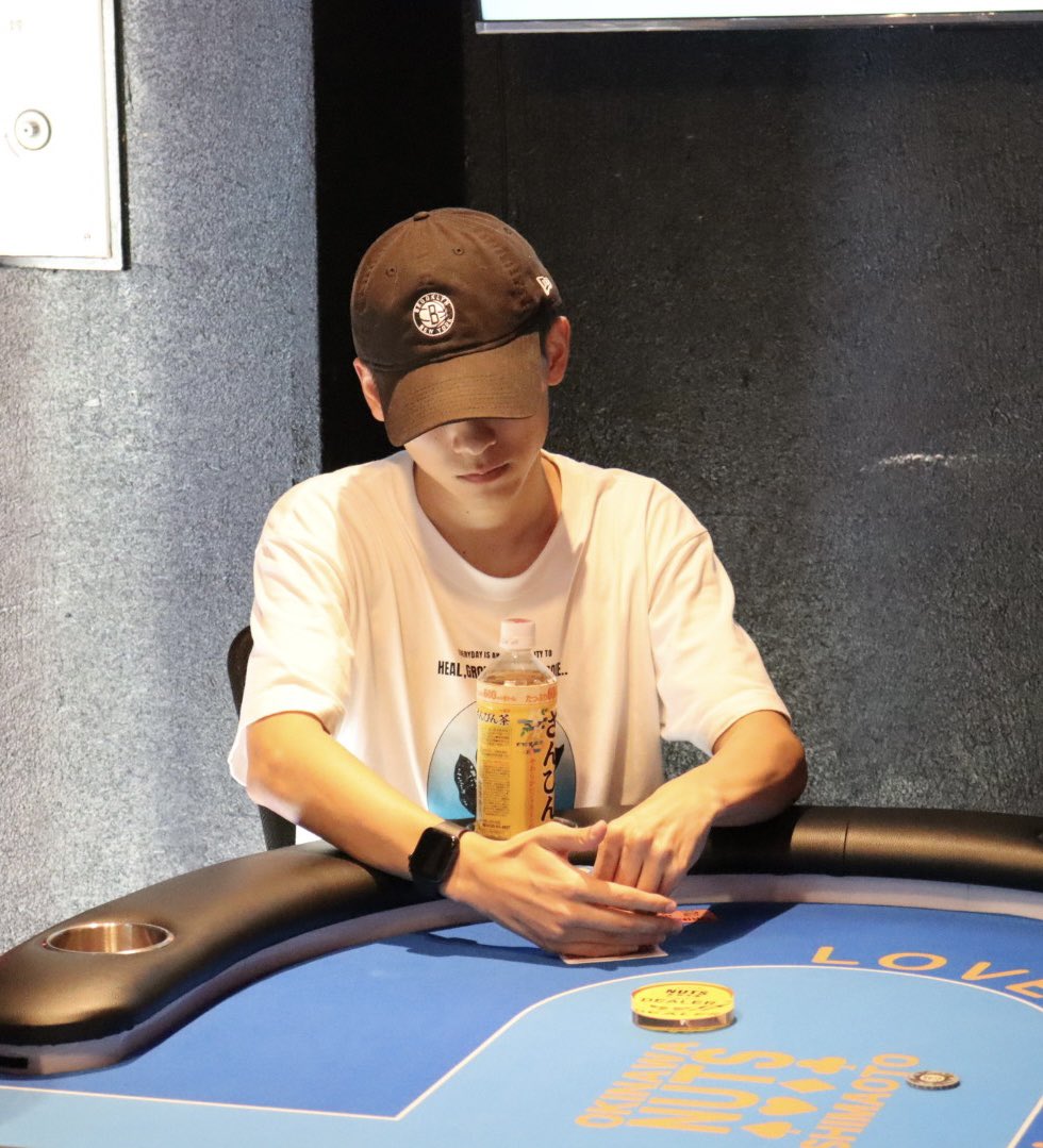 Luke_poker_oki's tweet photo. JOPT参加してポーカー仲間との交流が少し広まって調子にのって自己紹介。笑

はじめまして！
ポーカーネームで「ルーク」といいます。
生まれも育ちも沖縄です！
ポーカーを通して色んな方と出会い、仲良くなれれば幸いです🤗
ゆたしくうにげーさびら🌺
（よろしくお願いします） https://t.co/cJXJe7H2IW