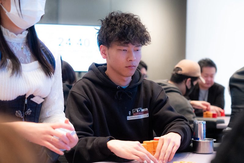 Luke_poker_oki's tweet photo. JOPT参加してポーカー仲間との交流が少し広まって調子にのって自己紹介。笑

はじめまして！
ポーカーネームで「ルーク」といいます。
生まれも育ちも沖縄です！
ポーカーを通して色んな方と出会い、仲良くなれれば幸いです🤗
ゆたしくうにげーさびら🌺
（よろしくお願いします） https://t.co/cJXJe7H2IW