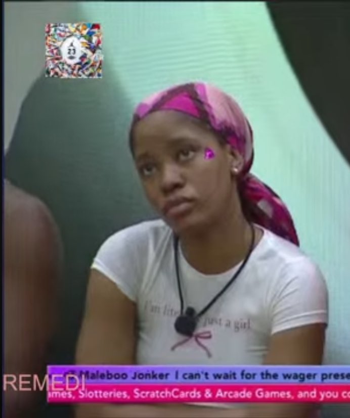 This is how didi is looking at daisies that have refused to vote 

Few hours left 😭

VOTE FOR DIDI 
#BBMzansiS6