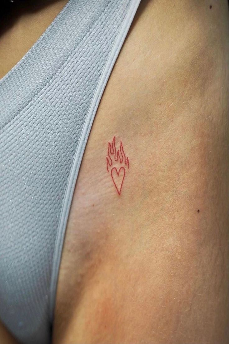 लड़की को अपने प्राइवेट पार्ट में टैटू नहीं बनवाना चाहिए। 

प्राइवेट एरिया में नर्व एंडिंग ज़्यादा होती हैं,