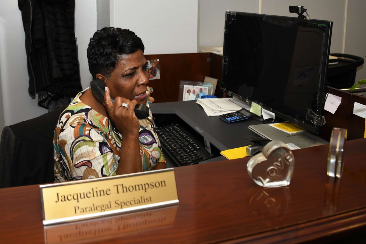 NNSYNews's tweet image. In this month's Access Code, we learn about NNSY's Office of Counsel (Code 107). Learn more at: dvidshub.net/news/557425/ac…

(Photos by Danny DeAngelis, NNSY Photographer) 

#NNSY #AccessCode #ForceBehindTheFleet