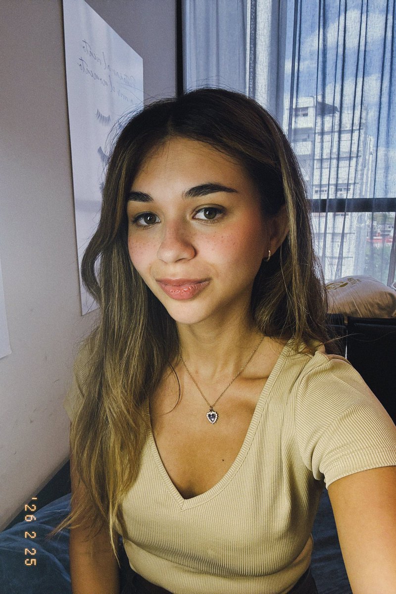 sofiaelenacl's tweet photo. Freckles https://t.co/V054ZLDJ6r