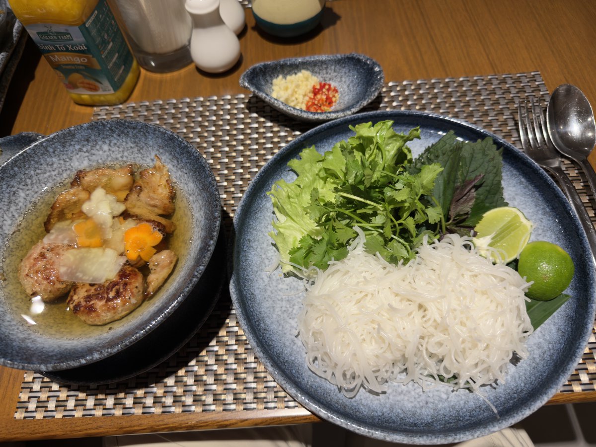 There’s a reason why Vietnam has the lowest obesity rate in the world.

The food is fresh, minimally processed and full of veggies.

I miss Vietnam so much…