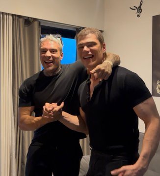 PcdRafa89992's tweet photo. Rafa Marttinz surpreende ao anunciar collab com o influenciador Fábio https://t.co/iG37XxUTNb video❤️👉
https://t.co/fawpM5EtMw https://t.co/QnEH2qBSAD