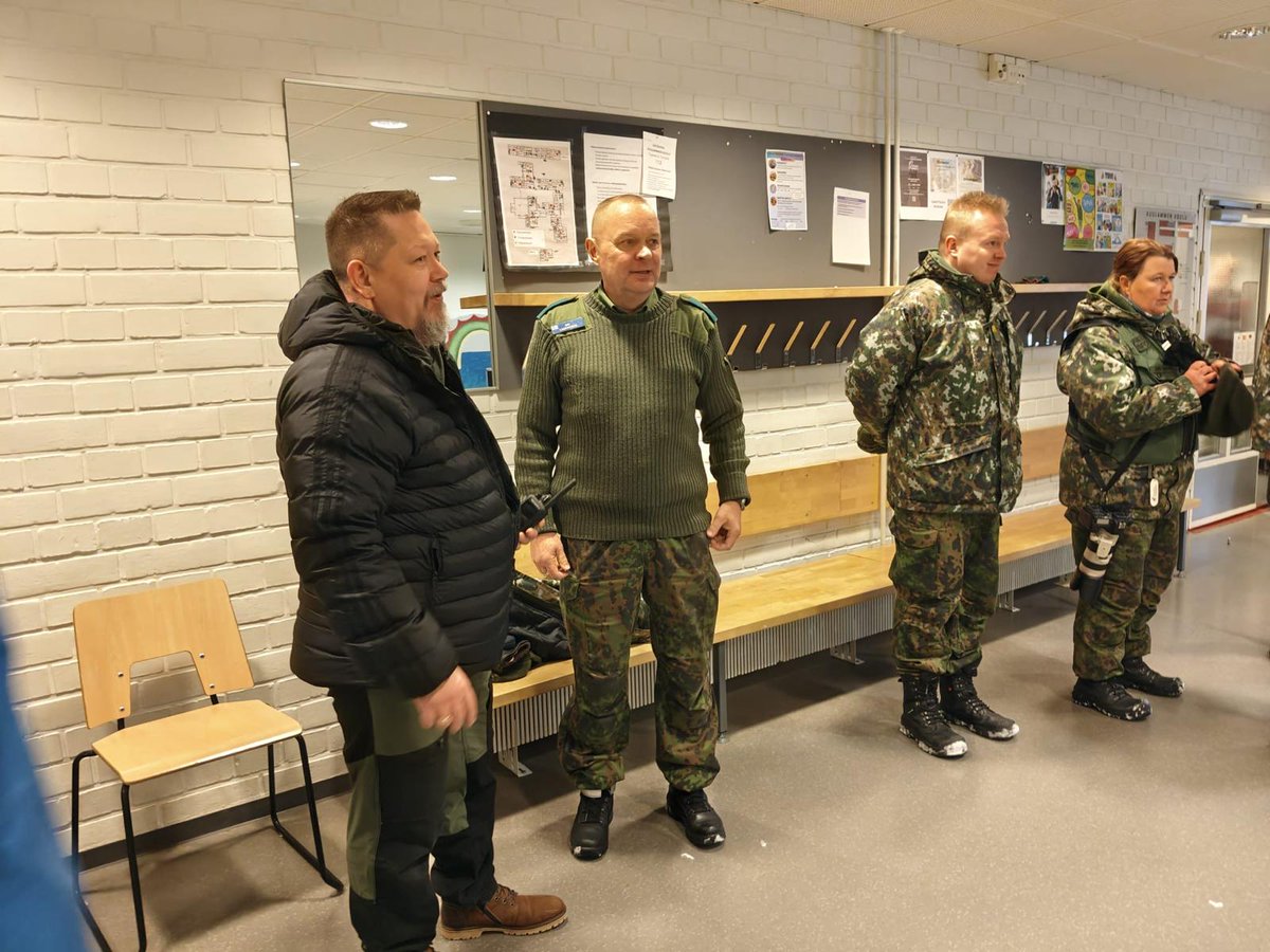 TyrnavanKunta's tweet photo. Paikallispuolustusharjoituksessa #Tyrnävä'llä on harjoiteltu evakuointikeskustoimintaa vastuuviranomaisten ja 3. sektorin toimijoiden kanssa. 

Kansalaistilaisuus tänään klo 17-19, jossa maksutonta käristemakkaraa, hernaria soppatykistä ja paljon muuta! https://t.co/iCa1uvb8ct https://t.co/f0JQcTXNdc