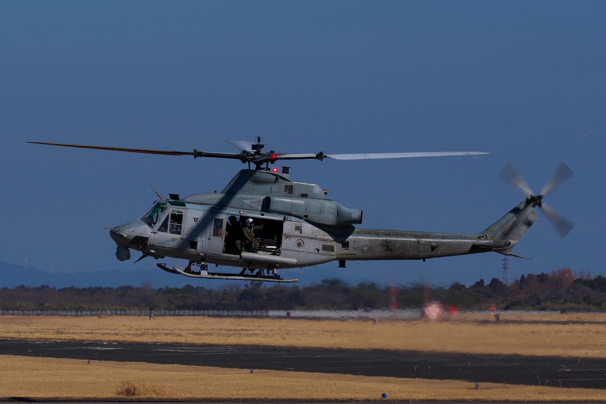 monkymimi's tweet photo. ＃アイアンフィスト　＃VMM265 ＃ヴァイパー　＃ヴェノム　＃海兵隊　＃鹿屋基地　＃RJFY ＃米軍
鹿屋に飛来したアイアンフィストに参加しているVMM-265(REIN)のヴァイパーとヴェノム🚁🚁久しぶりのEPレターだったので、出来れば別のペアにも来て欲しかったな〜😅 https://t.co/nxE4SJlAdw