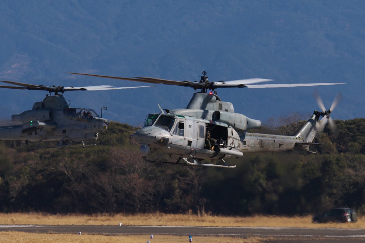 monkymimi's tweet photo. ＃アイアンフィスト　＃VMM265 ＃ヴァイパー　＃ヴェノム　＃海兵隊　＃鹿屋基地　＃RJFY ＃米軍
鹿屋に飛来したアイアンフィストに参加しているVMM-265(REIN)のヴァイパーとヴェノム🚁🚁久しぶりのEPレターだったので、出来れば別のペアにも来て欲しかったな〜😅 https://t.co/nxE4SJlAdw