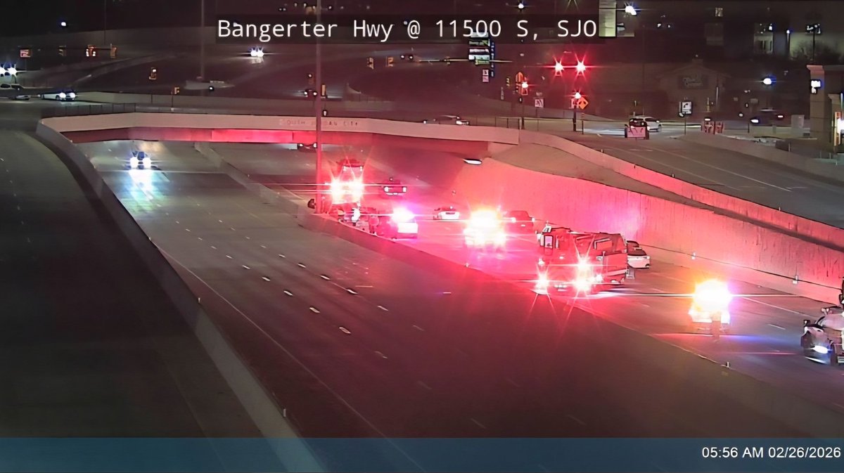 SLCNightWatch's tweet photo. Multi-Vehicle Crash – South Jordan
Feb. 26, 2026 | 11500 S Bangerter Highway
A multi-vehicle crash has reduced northbound Bangerter to one lane. Expect heavy delays. Use 12600 South as an alternate route. https://t.co/vWTIdah9CC