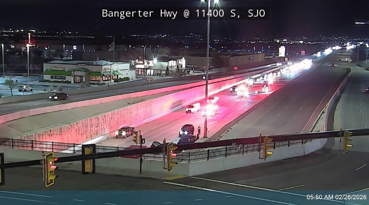 SLCNightWatch's tweet photo. Multi-Vehicle Crash – South Jordan
Feb. 26, 2026 | 11500 S Bangerter Highway
A multi-vehicle crash has reduced northbound Bangerter to one lane. Expect heavy delays. Use 12600 South as an alternate route. https://t.co/vWTIdah9CC