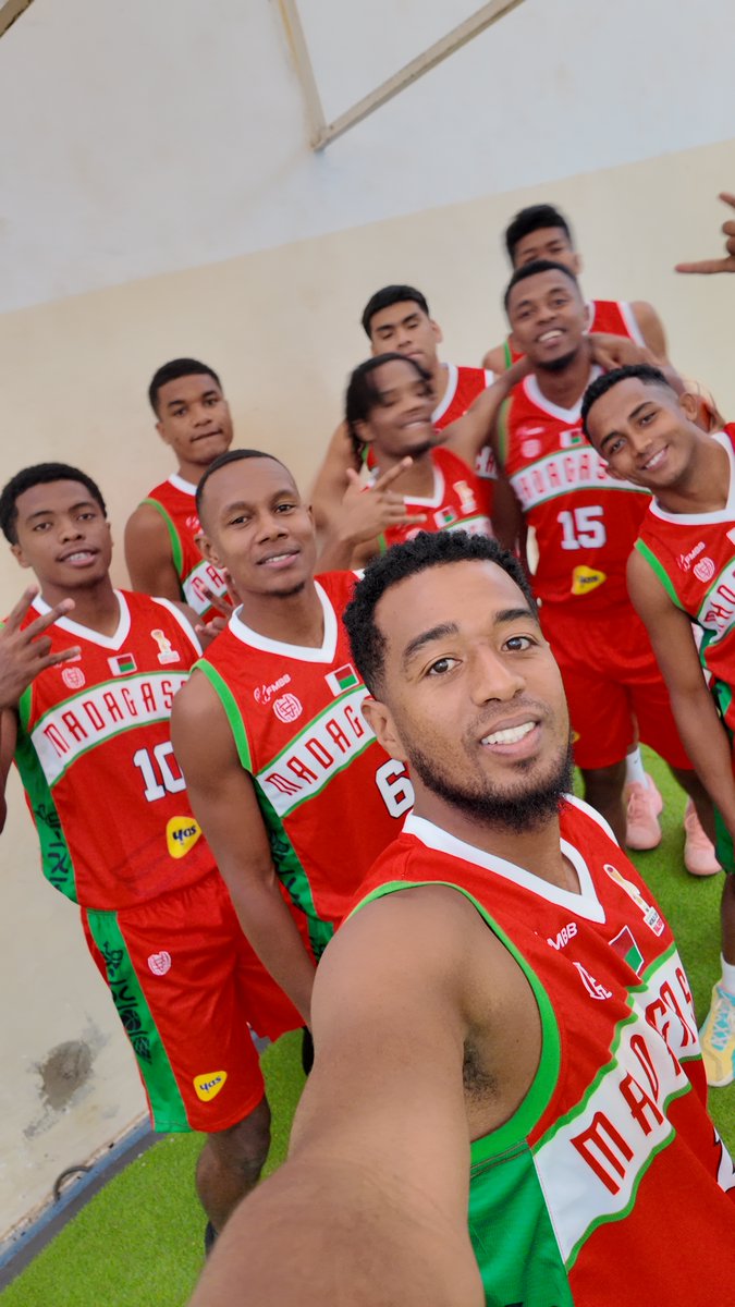 AfroBasket's tweet image. 😁 All smiles for Group B teams during #contentday! 🤟📸

#FIBAWC | #StepItUp