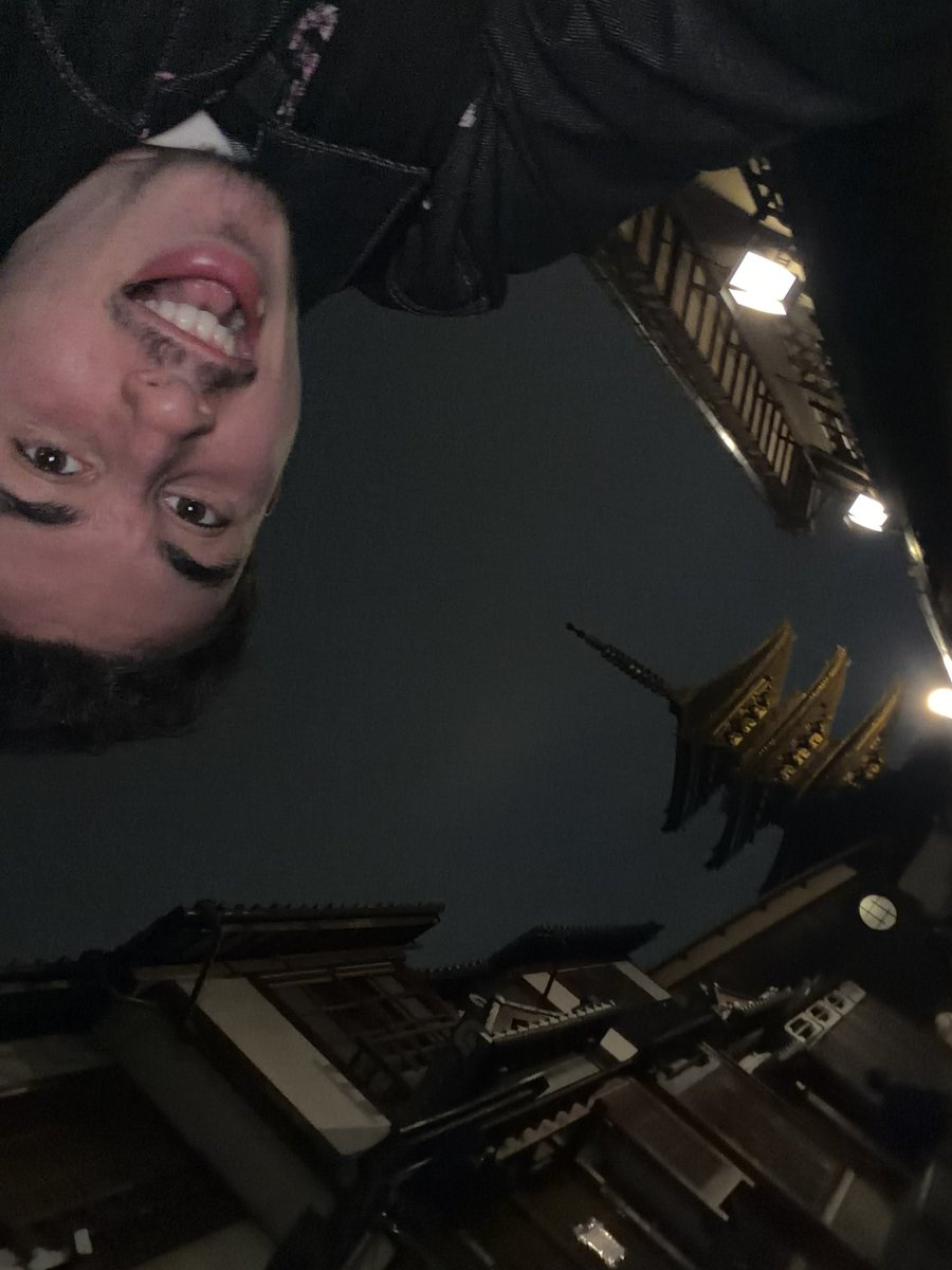 This country is insane 😭🇯🇵