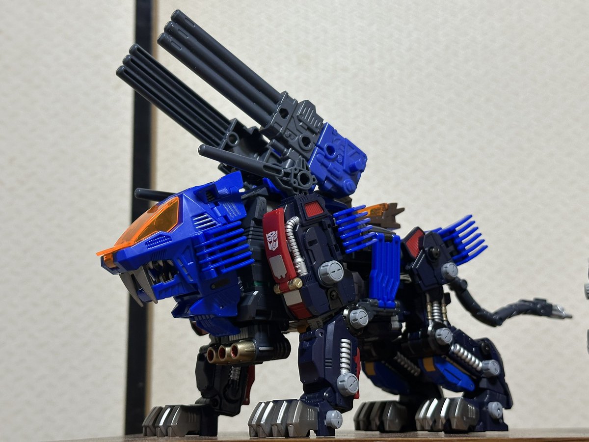 共通5mmジョイントによりゾイドブロックスによるカスタマイズも可能