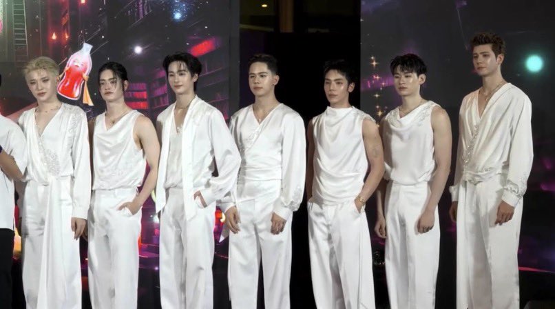 คุนเพ่ ลอยมามั้ยคะ 

#SUNSUMAGICCOMESALIVExATLAS 
#SUNSUxATLAS #ATLASth