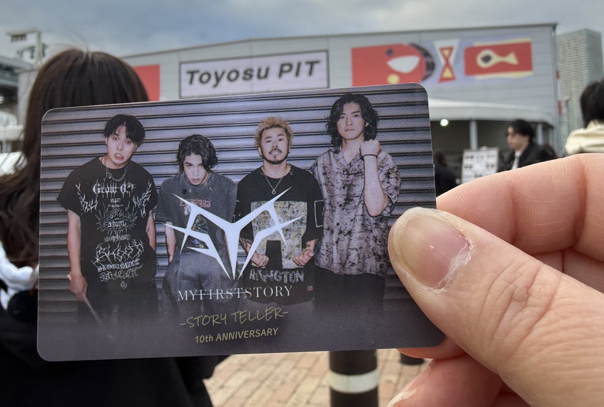mfsbkw's tweet photo. 最近私自身が離れ気味でもあったライブもフェスも全然出ないからなんとなく分かってたしある程度覚悟はしてたけど、、、
やっぱつらい、、、
けど本人たちが大きくなるためっていってくれてたから素直に待ってようかなって思う。
にしても活休前にこのセトリはもう泣くしかなかったよ… https://t.co/1JcwKnXYYO