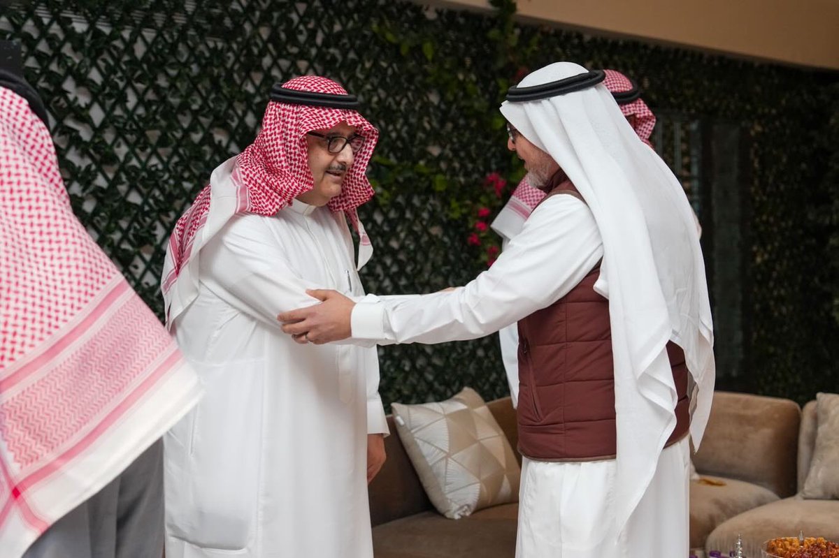 Atheeb_Group's tweet photo. 🌙 أقامت مجموعة عذيب مساء أمس حفل الإفطار السنوي لشركاتها بمناسبة شهر رمضان المبارك، بحضور صاحب السمو الملكي الأمير عبدالعزيز بن أحمد بن عبدالعزيز آل سعود رئيس مجلس المديرين، وصاحب السمو الملكي الأمير تركي بن عبدالعزيز بن أحمد آل سعود نائب رئيس مجلس المديرين، والرئيس التنفيذي للمجموعة الأستاذ سعد البيز، إلى جانب عدد من ضيوف المجموعة.

ويأتي هذا اللقاء بهدف تعزيز روح الفريق وتقوية أواصر الأخوة بين منسوبي ومنسوبات المجموعة، وتوطيد العلاقات في أجواء روحانية يسودها الود والتآلف، بما يعكس قيم المجموعة القائمة على الشراكة والعمل بروح واحدة، ويجسد التزامها المستمر ببناء بيئة عمل إيجابية تدعم التواصل الفعّال والتكامل بين مختلف شركاتها.

٢٥ فبراير ٢٠٢٦