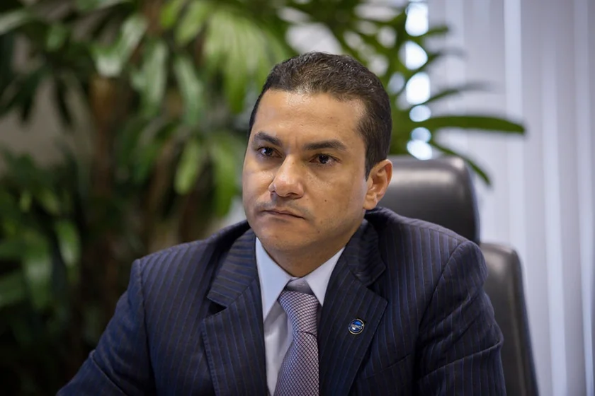 O que você acha das declarações de Marcos Pereira, presidente do Republicanos contra o fim da escala 6x1: 'Ócio demais faz mal'; se as pessoas "tivessem condições de fazer lazer", a demanda seria válida, mas "o povo não tem dinheiro e infelizmente" não passaria mais tempo com a