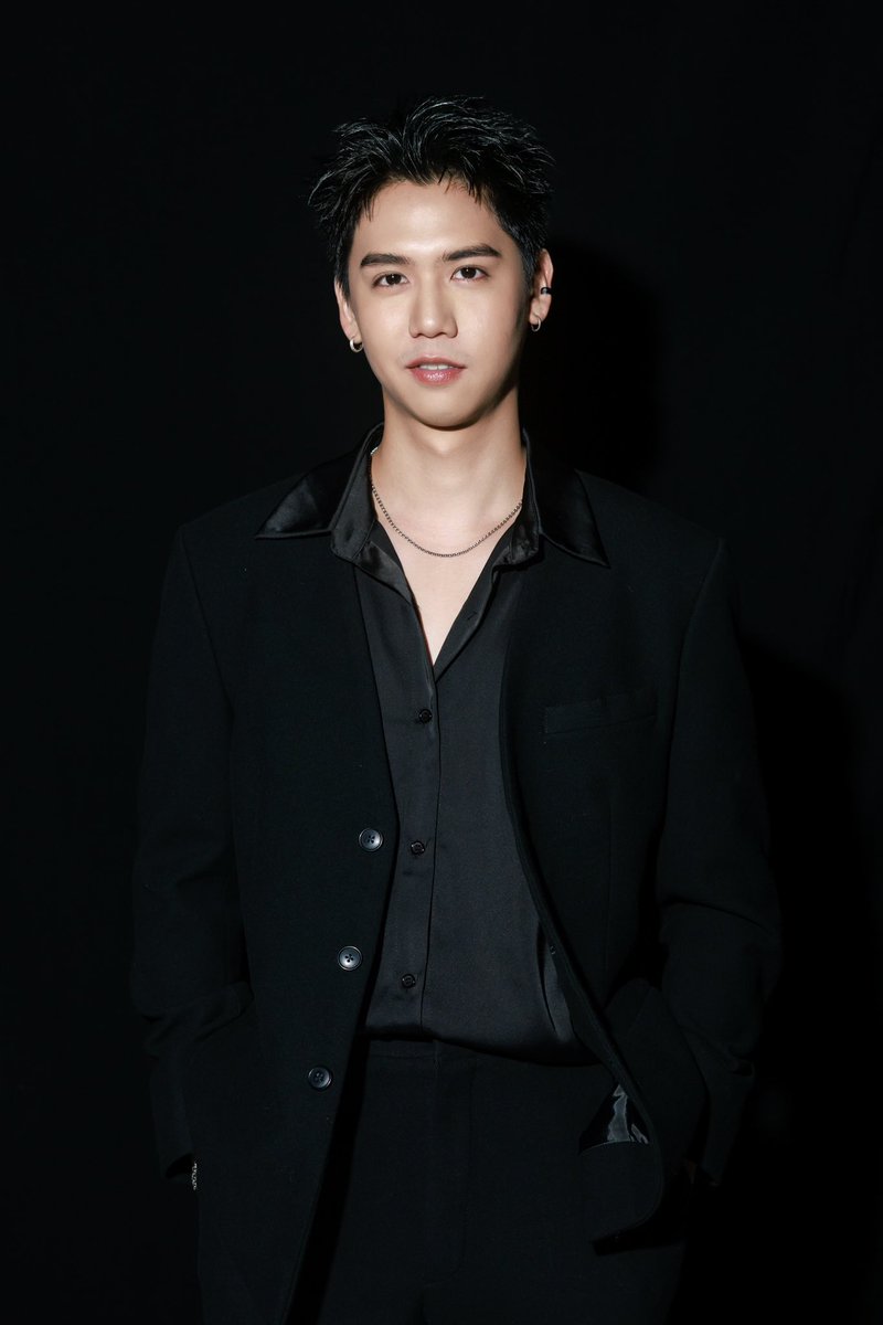 𐌔&🥀 tweet media