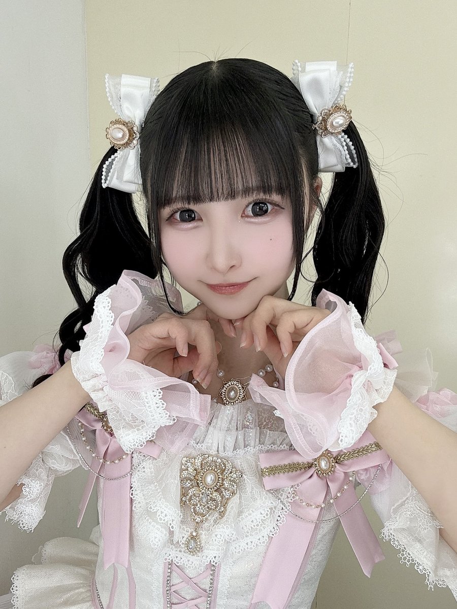 この度、
アキシブproject新メンバーになりました
ピンク色担当🩷
夢咲ありさ(ゆめさき　ありさ)です❕

憧れのグループに入る事ができてとても嬉しい気持ちでいっぱいですᐡ⸝⸝> ·̫ <⸝⸝ᐡ
これからアキシブprojectとして楽しいライブを皆さんに届けられるよう精一杯頑張ります❕

ALT⬇️