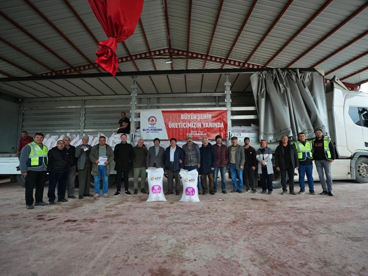 Denizli’de üreticiye gübre desteği başladı

cumhuriyet.com.tr/cumhuriyet-in-…