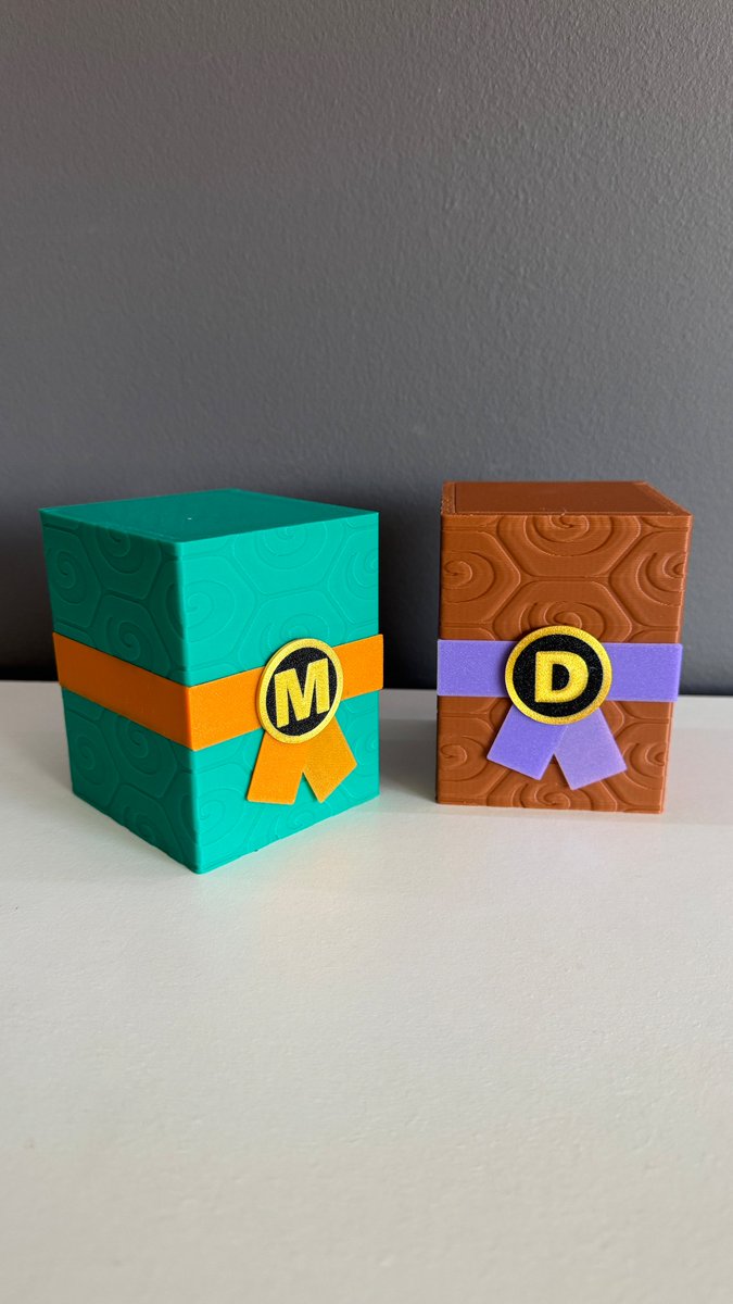 3DNGes's tweet image. ¡Buenos días, #Goodies!

¡Aquí tenéis nuestro pack de #MTGxTMNT!
 - DECKBOX 
 - PLAYMAT
 - TOKENS

(también lo podéis comprar por separado)

Ya disponible en: 3dng.es/collections/mt…