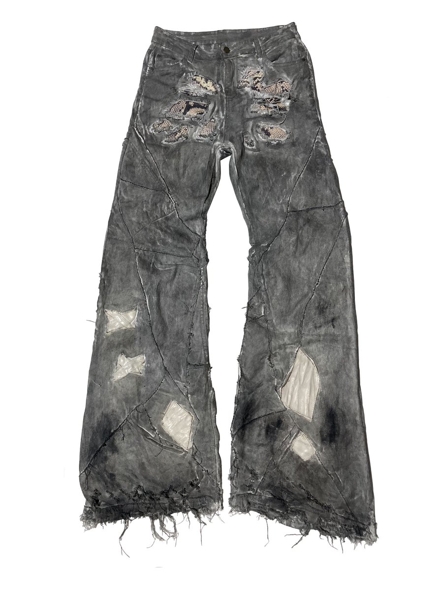 atmoxhere's tweet photo. ERUHET POLLUTED ICE LAYER FLARED JEANS #rickowens #atmoxhere #jfashion #harajuku #mars https://t.co/jH1uwmZUdZ