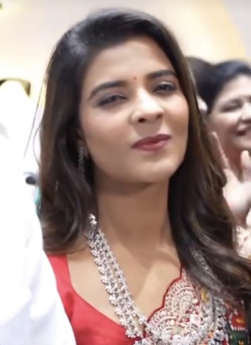 Aishu_Sissy tweet media