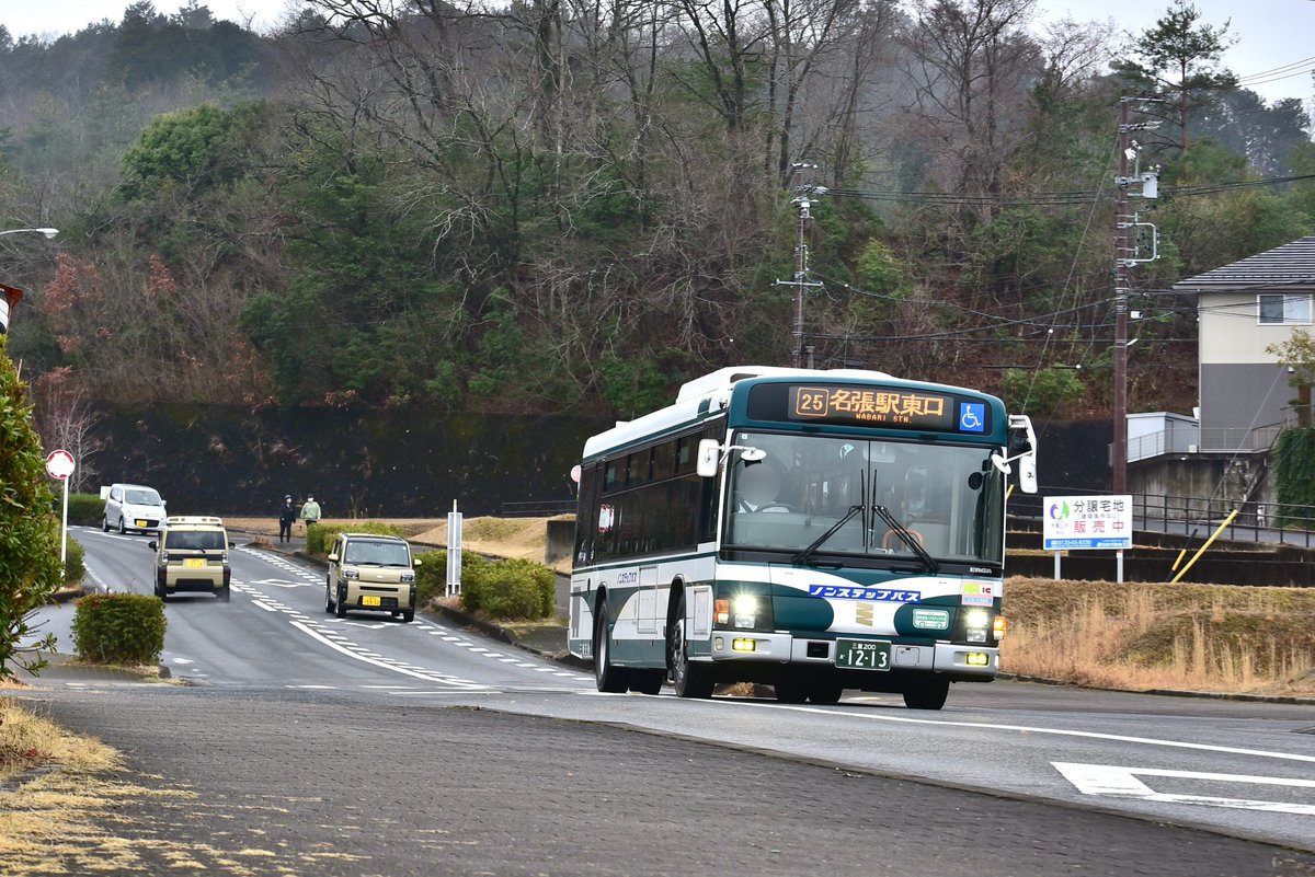Bus_Photo_'s tweet photo. 三重交通
三重200か12-13[1135]/QPG-LV234N3

1041の後は二日連続の1135。
予報では晴れだったんですが結構しっかり曇ってくれたので好きな構図で撮れました。 https://t.co/mICb69TvMU