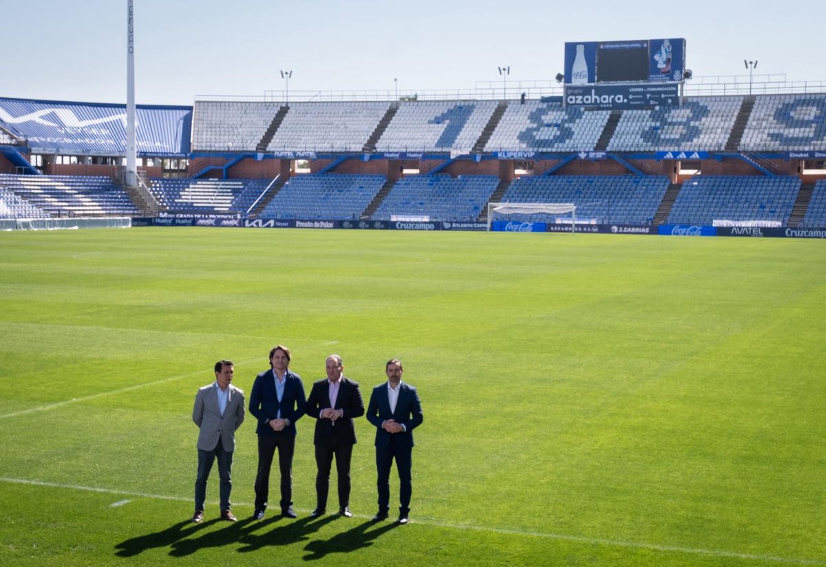 🏘️🤍⚽️💙🏘️Los #pueblos de #Huelva, más cerca del #Decano con la #GradadelaProvincia
➕ℹ️ acortar.link/tCJPJP