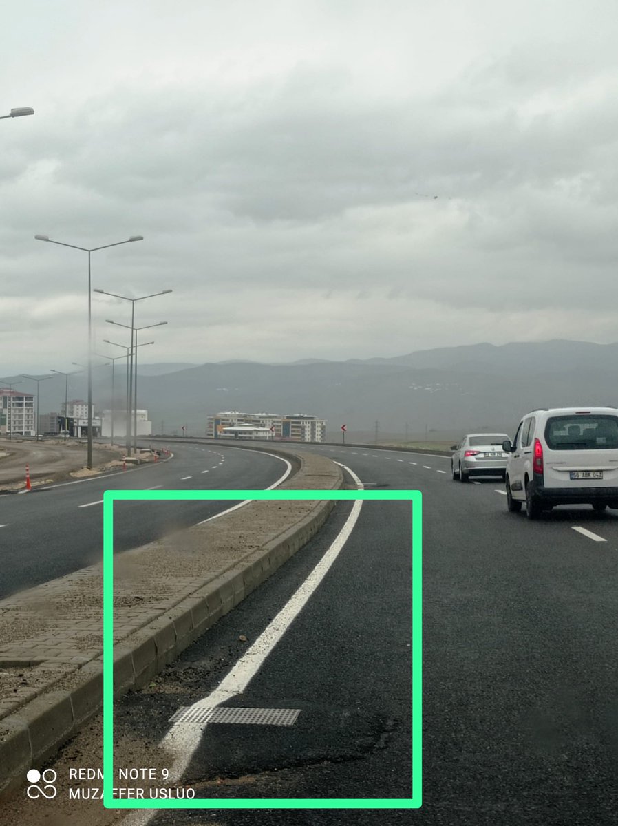 zof5654's tweet photo. Siirt yeni yapılan çevre yolu Dünya kadar masraf yap ama yola bakın ölüm arenası her an ölümlü kaza olacak ..bir yetkili görmeyecek mí bunu..siirte doğru bişey yapılmayacak mi?? @UABakanligi @tcbestepe @SiirtValiligi @trthabercanli @showhabercom @starhaber @ArtiSiirtHaber https://t.co/yZAyfefbIH