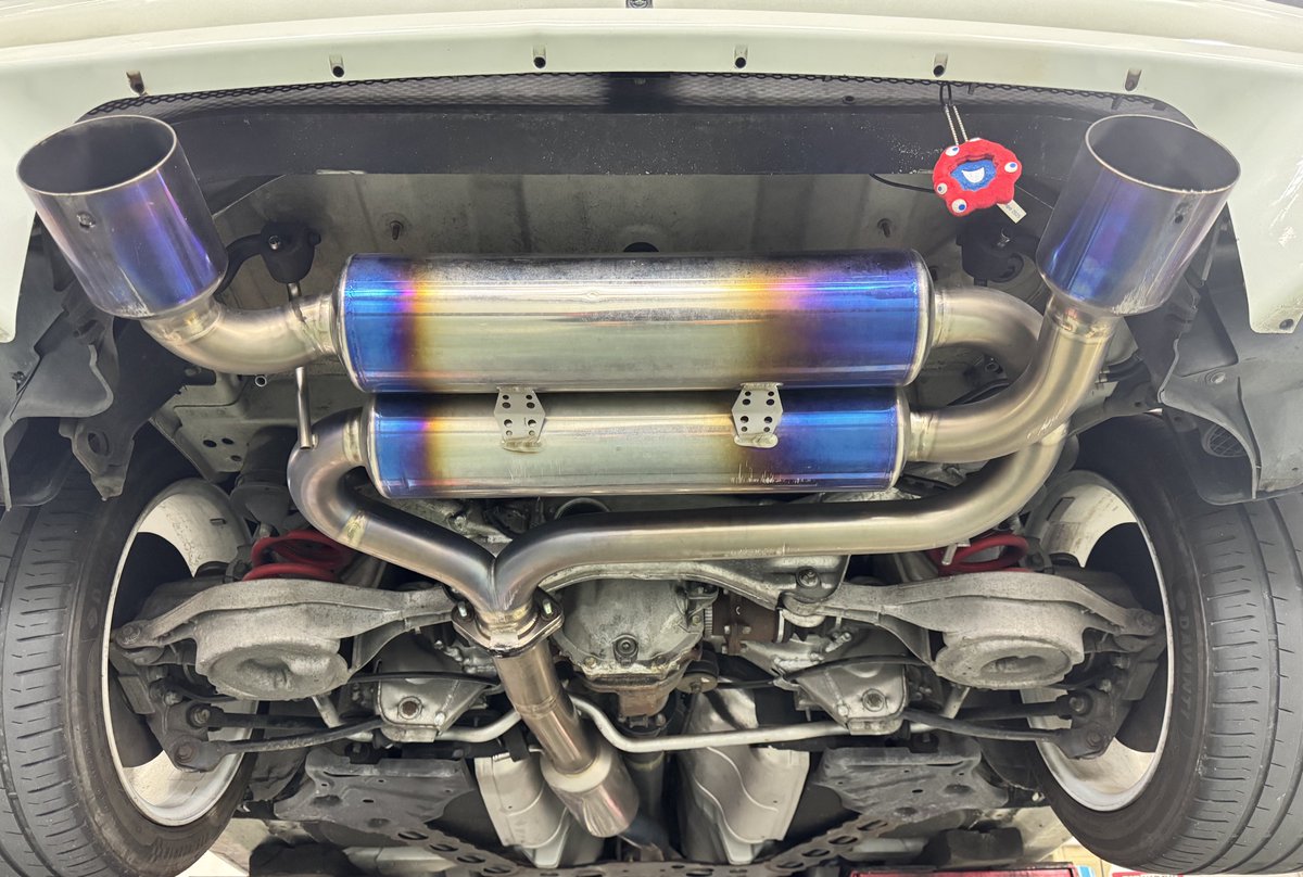 そういえばアミューズR1チタンマフラー付けました(●´ω｀●)