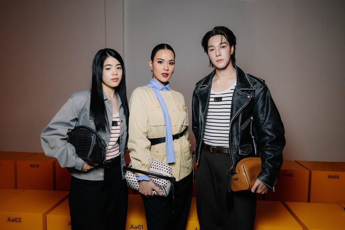 SkyNani_KR's tweet photo. 🗓️ 20260226
🔎 IG | mintmag_th

[2]
เริ่ดทุกเฟรม! ชมโมเมนต์หล่อของหนุ่ม 'นานิ‘ ร่วมเฟรมกับคนดัง LE_SSERAFIM HONGEUNCHAE , Heart Evangelista, Niana Guerrero, Raisa และ Ryoji Shoda ภายในงานแฟชั่นโชว์ Onitsuka Tiger คอลเล็กชั่น Autumn Winter 2026 ที่จัดขึ้นเมื่อวานที่ผ่านมา ณ กรุงมิลาน 💚

NANI X ONITSUKA TIGER AW26
#OnitsukaTigerxNani 
#hirunkit_ @Hirunkit_ 
#OnitsukaTiger 
#OnitsukaTigerAW26
#MintNews