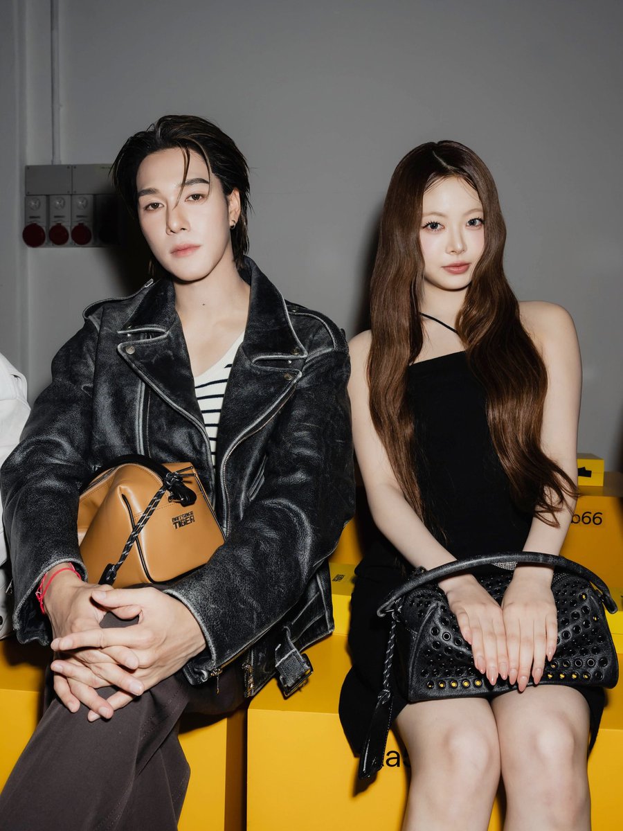 SkyNani_KR's tweet photo. 🗓️ 20260226
🔎 IG | mintmag_th

[2]
เริ่ดทุกเฟรม! ชมโมเมนต์หล่อของหนุ่ม 'นานิ‘ ร่วมเฟรมกับคนดัง LE_SSERAFIM HONGEUNCHAE , Heart Evangelista, Niana Guerrero, Raisa และ Ryoji Shoda ภายในงานแฟชั่นโชว์ Onitsuka Tiger คอลเล็กชั่น Autumn Winter 2026 ที่จัดขึ้นเมื่อวานที่ผ่านมา ณ กรุงมิลาน 💚

NANI X ONITSUKA TIGER AW26
#OnitsukaTigerxNani 
#hirunkit_ @Hirunkit_ 
#OnitsukaTiger 
#OnitsukaTigerAW26
#MintNews