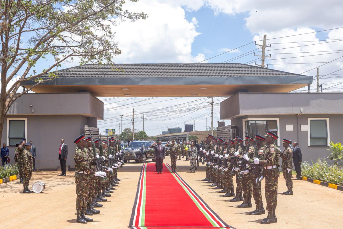WilliamsRuto's tweet image. Commissioned the Roysambu Military Camp Housing Project in Nairobi County, 500-unit development in phase one that will provide modern and dignified accommodation for military officers and their families.