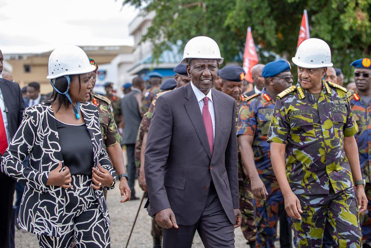 WilliamsRuto's tweet photo. Also laid the foundation stone for the Roysambu Military Camp Housing Project-Phase Two. https://t.co/j465brYpKO