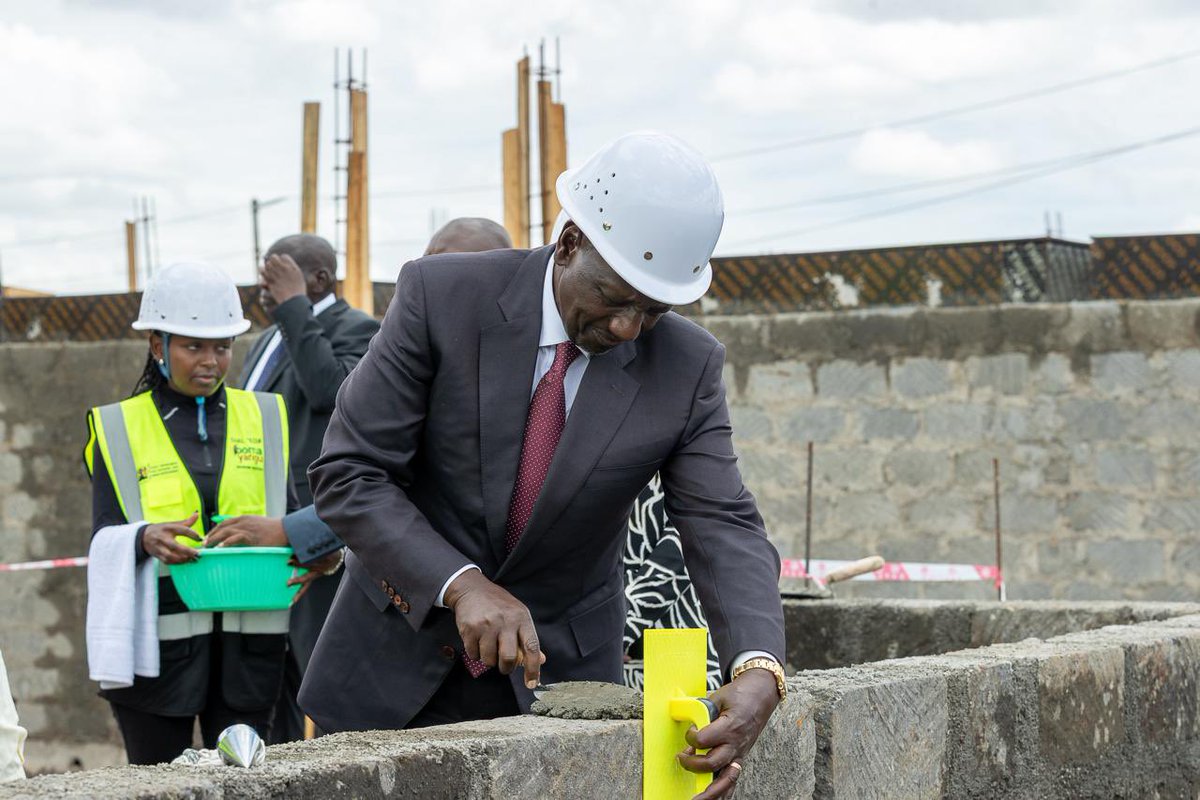 WilliamsRuto's tweet photo. Also laid the foundation stone for the Roysambu Military Camp Housing Project-Phase Two. https://t.co/j465brYpKO