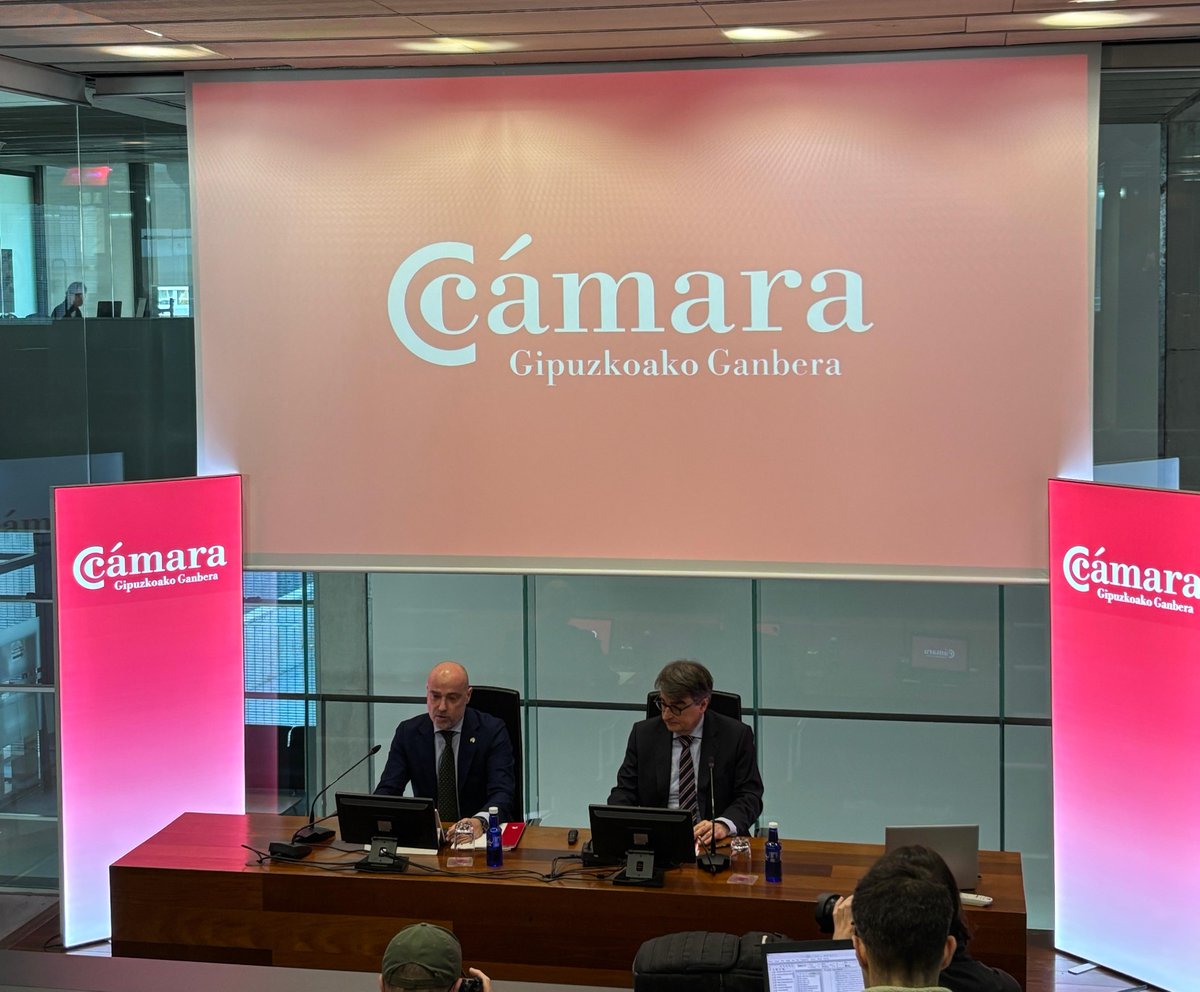 MasDUnoGipuzkoa's tweet image. Con Eduardo Yañez
Más de uno Gipuzkoa 26/02/2026 labur.eus/j1hqd5il
@CamaraGipuzkoa
@FicobaFundazioa
@StPatricksSS #AimarCorredera Olimpiada de Biología
@asuncionklinika
#OnEgin
#ElenaAsins @kutxafundazioa
#AitorMarín @edicionesiruela
#Pirata "Me vale madre" @GureZirkua