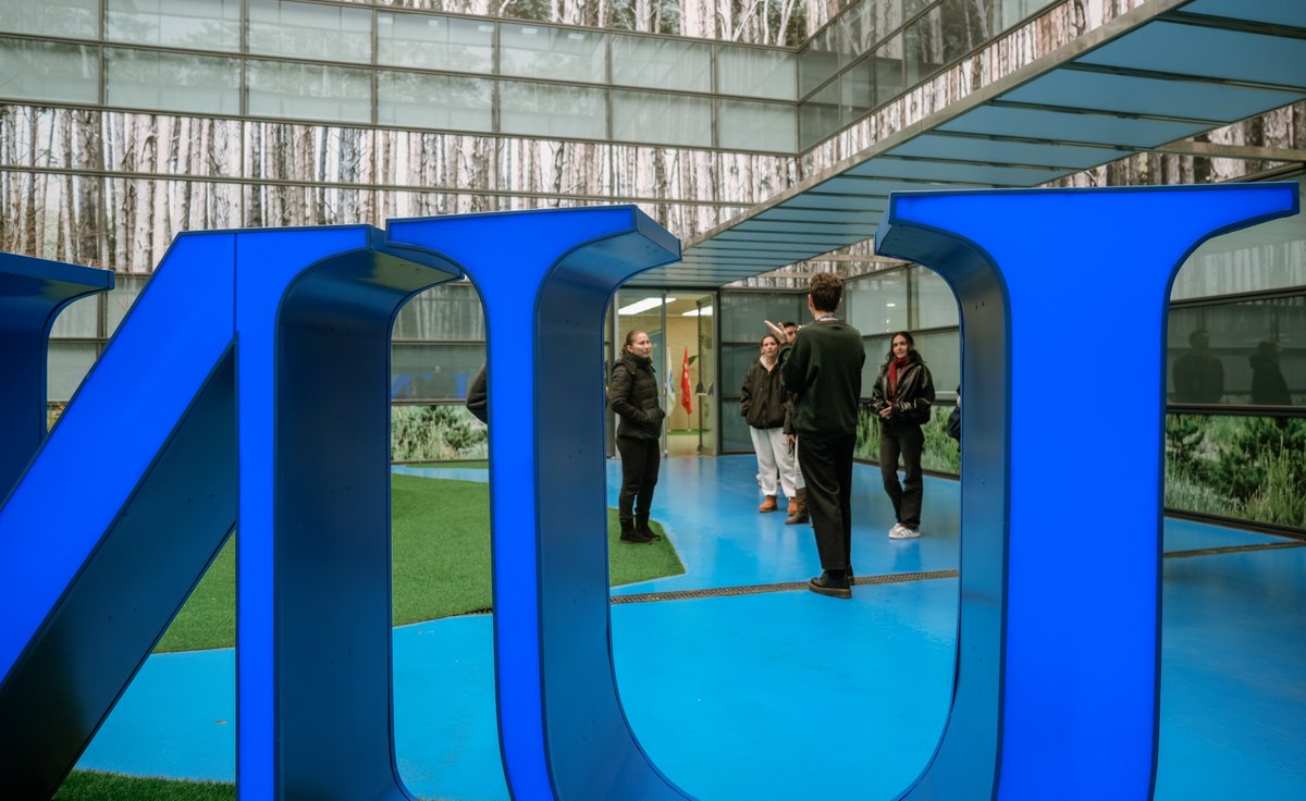 UNIVERSAE tweet media