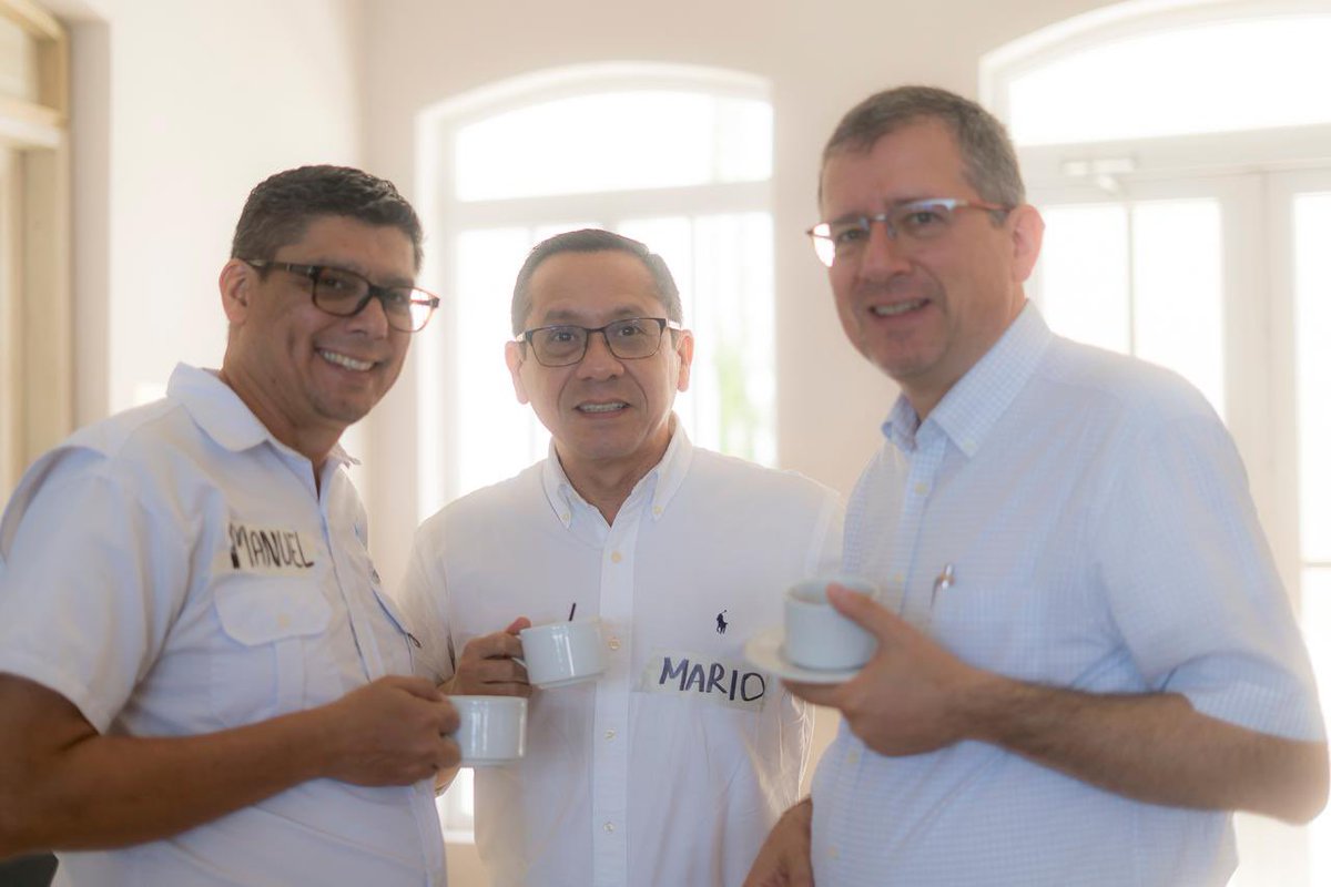 MarioLGarciaC's tweet photo. En el primer día del Encuentro Latinoamericano de Fondos de Agua que se desarrolla en Cartagena tuve el privilegio de compartir una enriquecedora jornada de trabajo con representantes de fondos de agua de 11 países de la región.

¡Seguimos avanzando! https://t.co/xr1n7A24yr