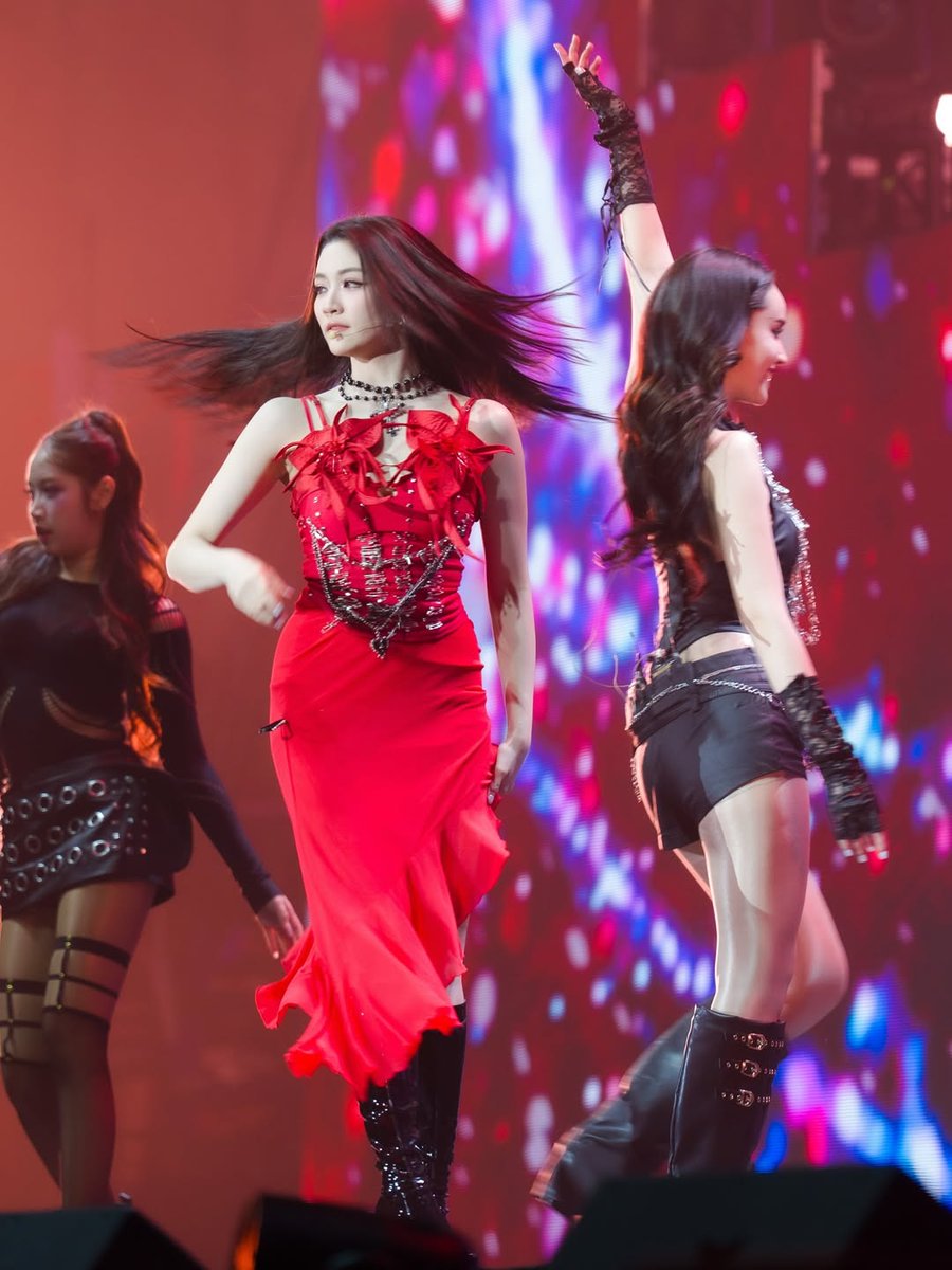 ขอล้าง ทล ก่อนนะ 
Power of Red  จินนี่กับสีแดง

IG : pae_jakrapong

#ginnynatnicha