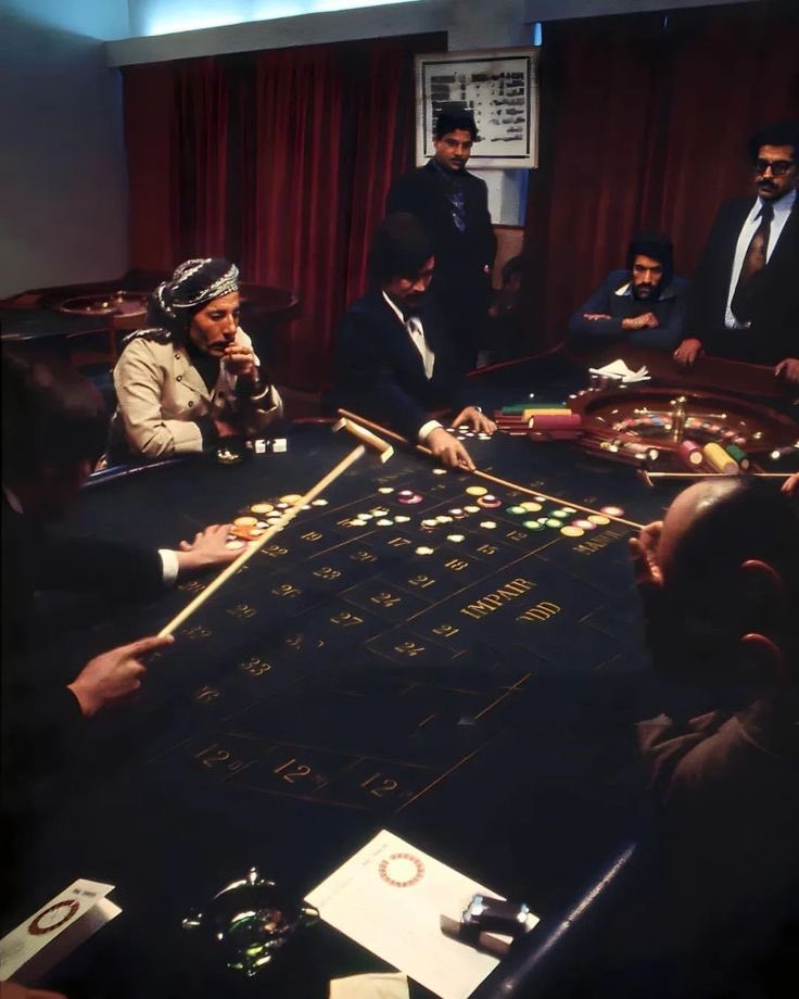 kurdX_'s tweet image. Kurds at the Roulette Table –Kêrkûk Casino, 1978