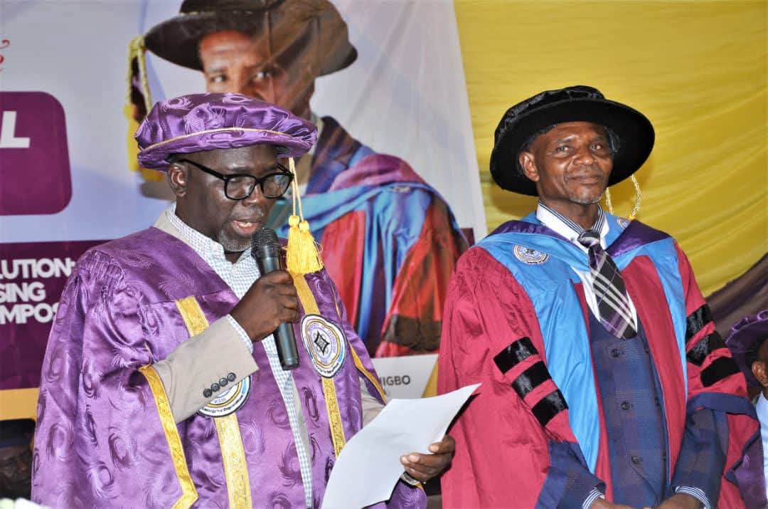 futminnamx's tweet photo. 120TH INAUGURAL LECTURE: PROF OCHIGBO ADVOCATES BIODEGRADABLE ALTERNATIVES TO CURB PLASTIC  POLLUTION IN NIGERIA 
Professor Stephen Shaibu Ochigbo of the Department of Chemistry has called for a decisive shift from managing plastic waste to preventing...👇 https://t.co/2MqWw6lwMn https://t.co/0li0s4jatw