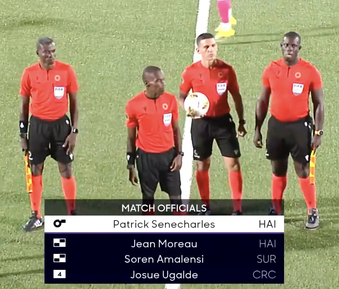 Caleb_Jephte's tweet photo. Les arbitres haïtiens Patrick Sénécharles et Jean-Marc Moreau ont brillamment officié lors du match d’hier entre la Jamaïque et Turks-&amp;-Caïcos !

L'honneur de l’arbitrage haïtien sur la scène internationale. 👏🇭🇹 https://t.co/7Y9t1Y6qzS