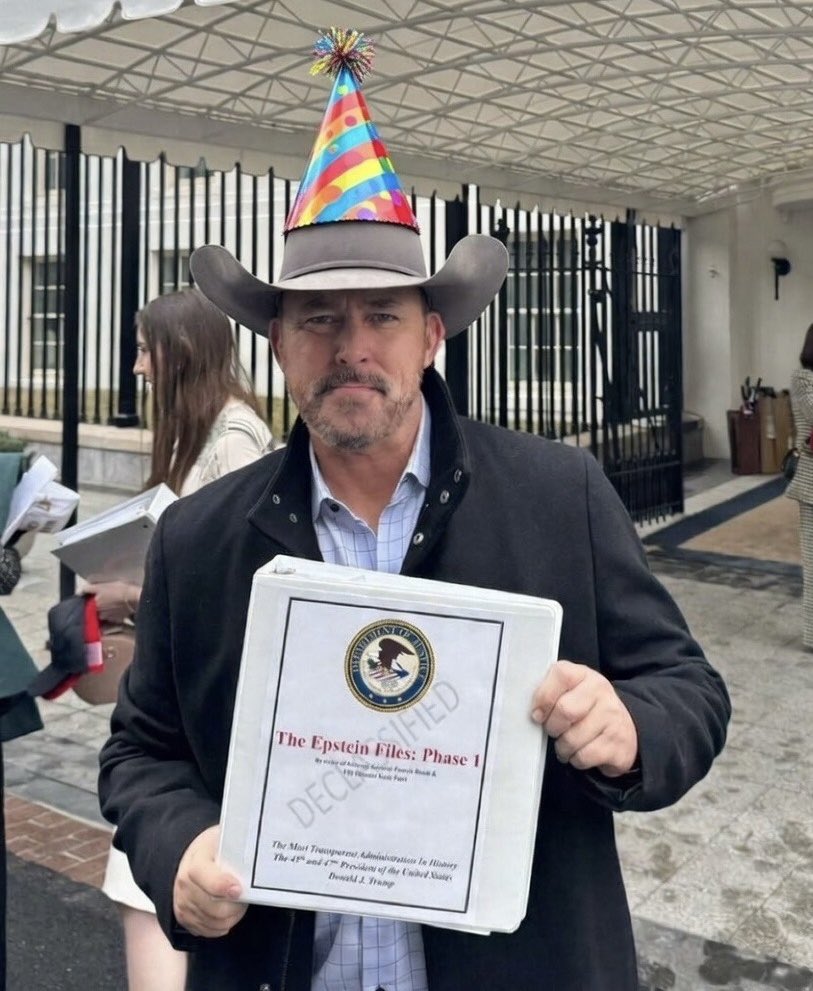 3YearLetterman's tweet image. Today we gather to remember one of the truly great days in American history

Happy ONE YEAR Anniversary to those who celebrate!