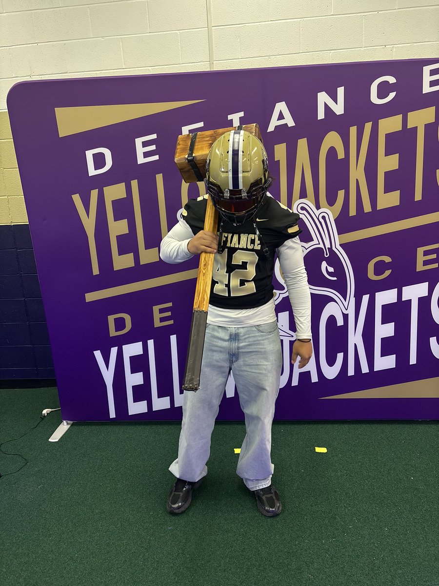 Chris Thompson tweet media